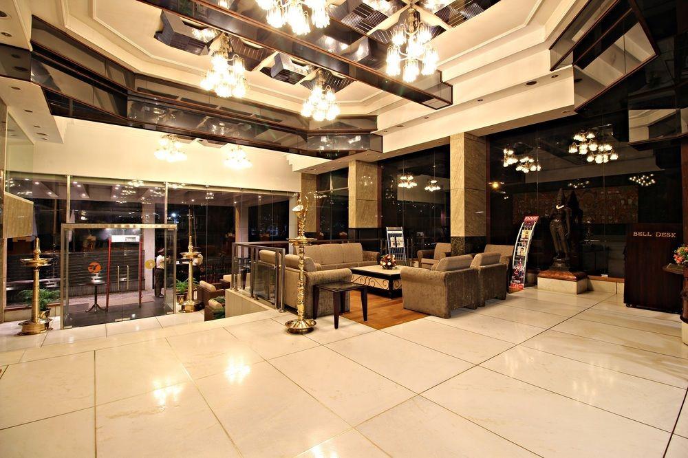The South Park Hotel Thiruvananthapuram Kültér fotó