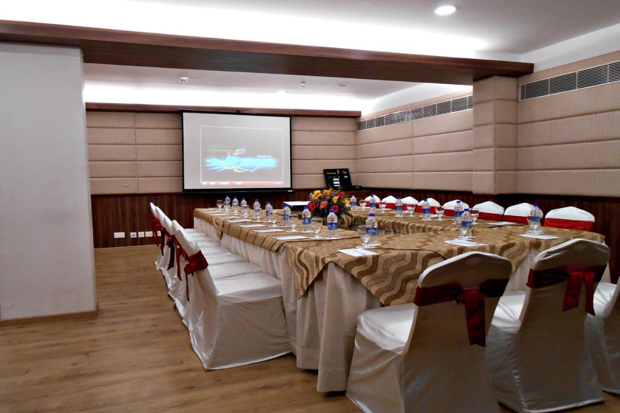 The South Park Hotel Thiruvananthapuram Kültér fotó