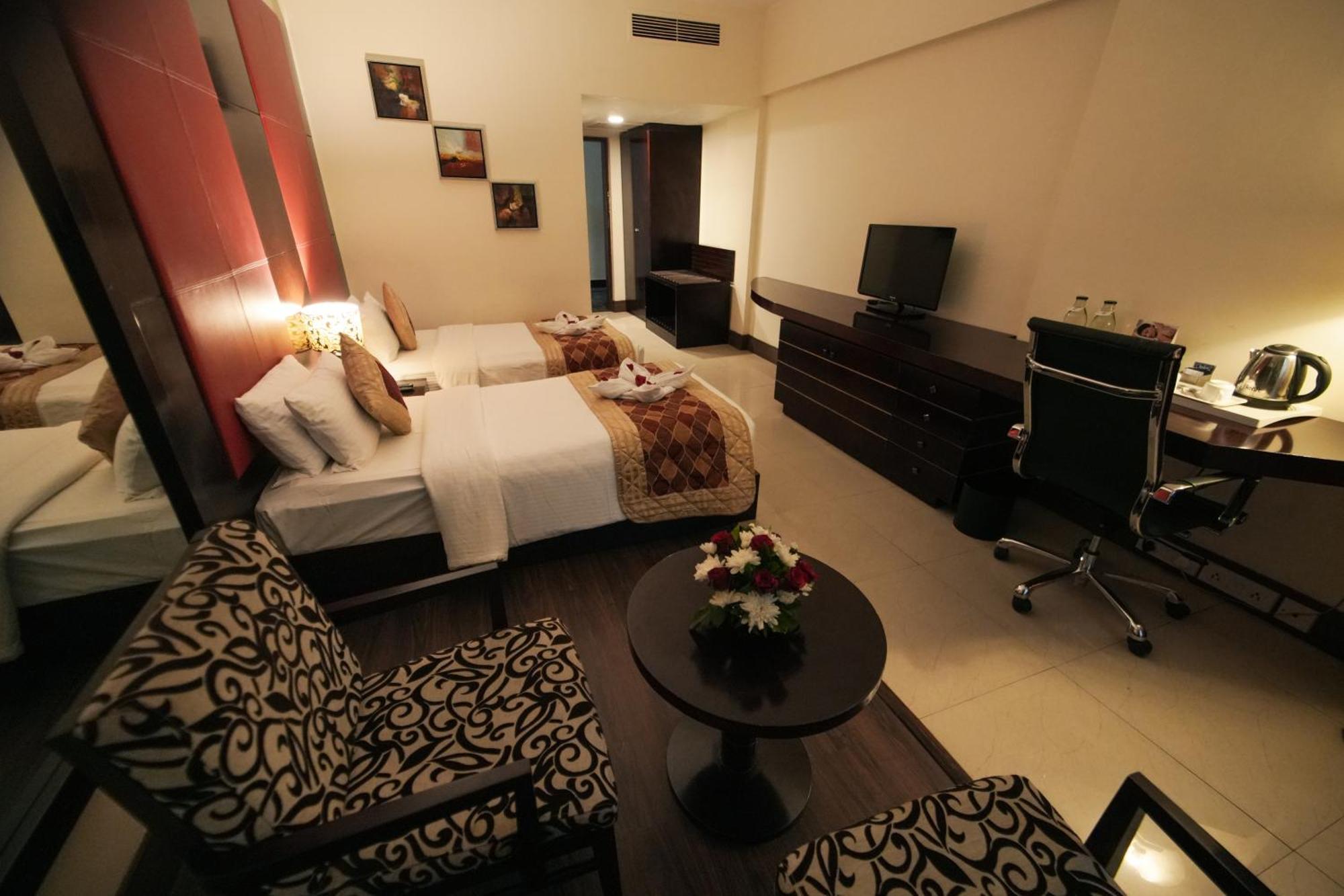 The South Park Hotel Thiruvananthapuram Kültér fotó