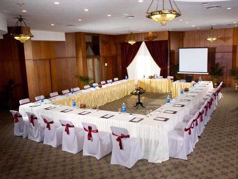 The South Park Hotel Thiruvananthapuram Kültér fotó