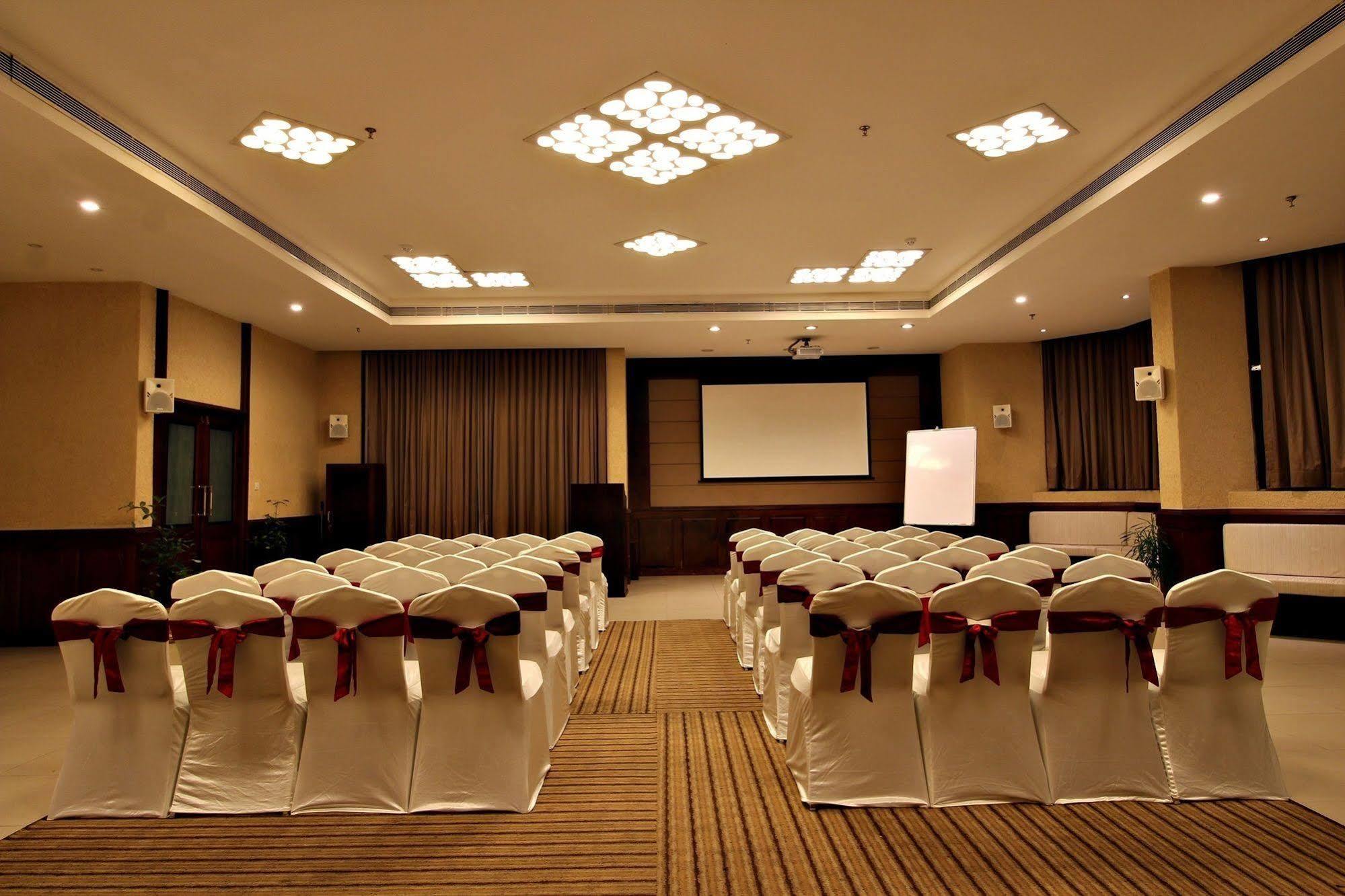 The South Park Hotel Thiruvananthapuram Kültér fotó