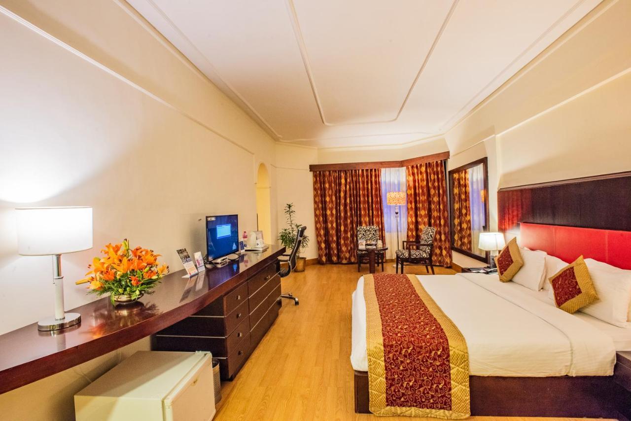 The South Park Hotel Thiruvananthapuram Kültér fotó