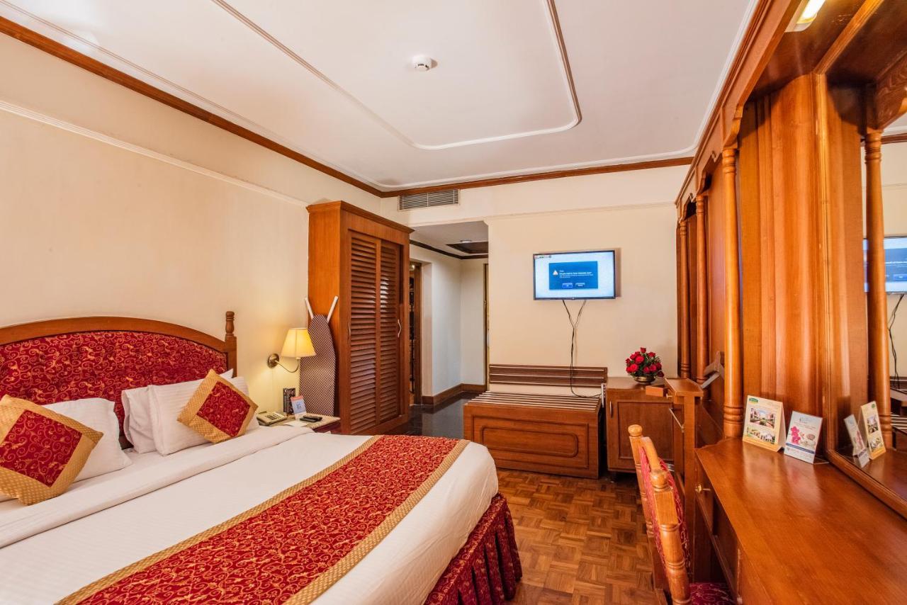The South Park Hotel Thiruvananthapuram Kültér fotó