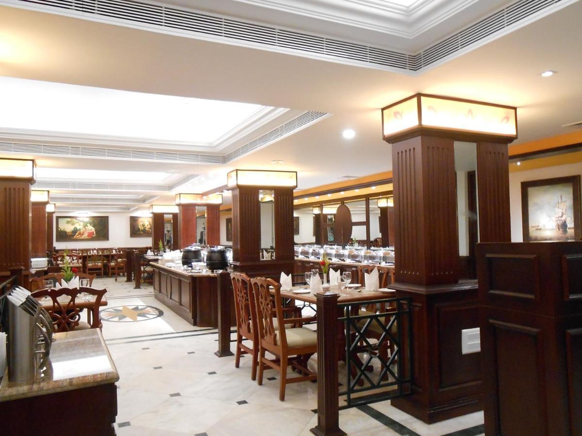 The South Park Hotel Thiruvananthapuram Kültér fotó